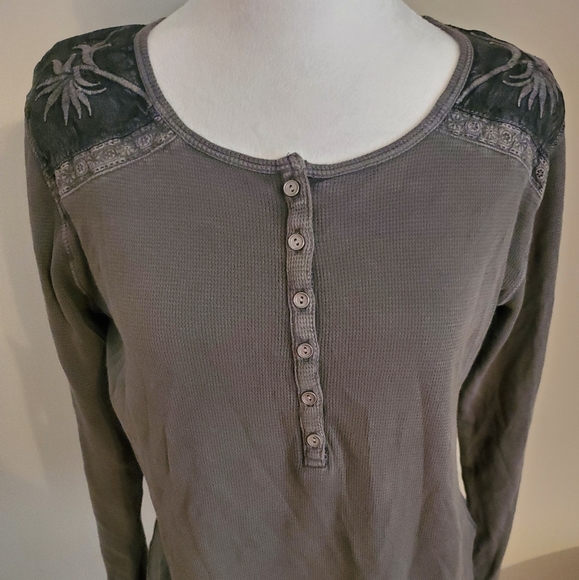 Lucky Brand long sleeve tee. Olive color NWT Lg. - Picture 1 of 5